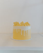 Load image into Gallery viewer, WHITE CHOCOLATE CAKE