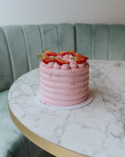 Load image into Gallery viewer, STRAWBERRY CHEESECAKE CAKE