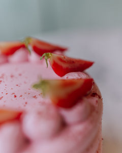 STRAWBERRY CHEESECAKE CAKE