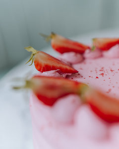 STRAWBERRY CHEESECAKE CAKE