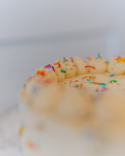 Load image into Gallery viewer, VANILLA FUNFETTI CAKE