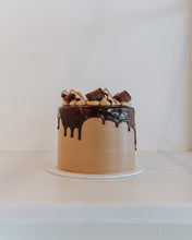 Load image into Gallery viewer, KINDERELLA CAKE